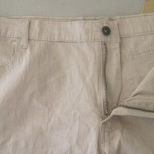 OUT JEANS By Fashion Road-Size 22Womens Capris~4 Pockets~Embroidered Stretch NEW